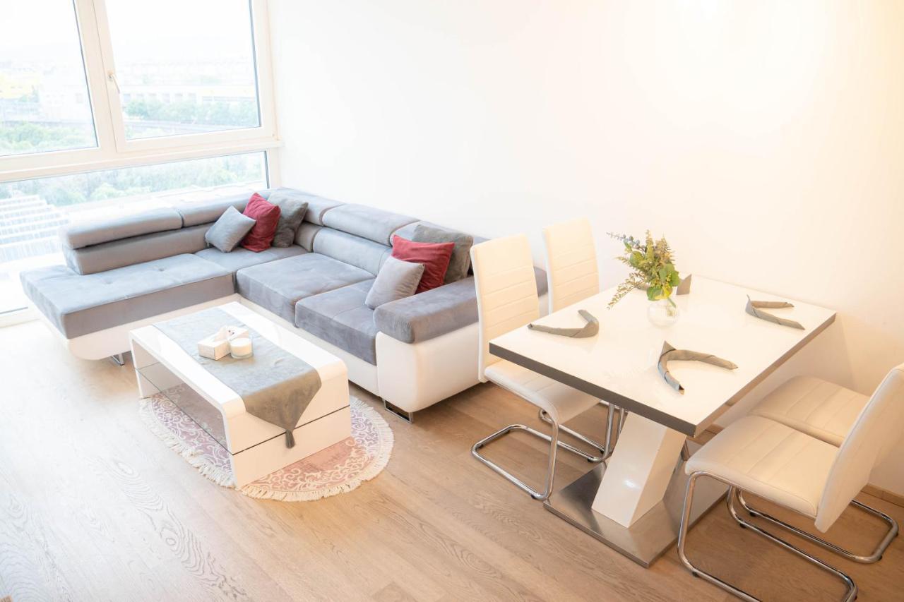 Restify10 - Skyline View - Fitness - Garge - Modern Apartment Vienna Exterior photo